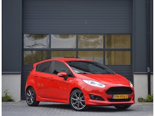 Ford Fiesta 1.0 EcoBoost ST Line 1e eigenaar | NL auto | trekhaak | uitmuntende staat!