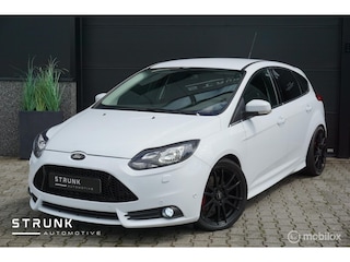 Ford Focus 1.6 EcoBoost ST-line Clima Pdc Cruise LMV Bluetooth