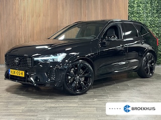 Volvo XC60 T8 AWD Recharge Ultra Black Edition | Luchtvering | Trekhaak | 360° Camera | 455pk | Head-Up Display | Adaptieve Cruise Control | Stoelverwarming voor+achter | Stuurwielverwarming | Schuifdak | Full LED Meesturende koplampen | Pilot Assist | BLIS Dode Hoek Detectie | Elektrische voorstoelen geheugen | R-Design Contour stoelen met wit stiksel en bies | Zitting verlenging voorstoelen | Lederen dashboard | 21 Inch | Google Infotainment | Keyless Drive | Elektrisch bedienbare achterklep | DAB Radio | Apple Carplay/Android Auto | Alarm Klasse III | Draadloos telefoon opladen | Volvo On Call met mobiele App functie | Onyx Black Metallic |