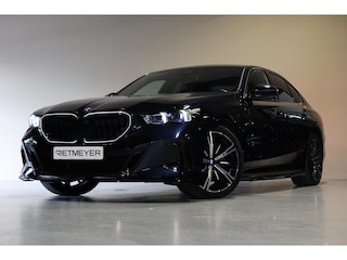 BMW 530e M Sport Edition Panorama dak |Driving Assistant Plus| Iconic Glow| Harman/Kardon | Stoelventilatie |