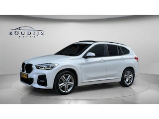 BMW X1 XDrive20i High Executive, M-sport, Shadow-line, Panodak, Head-Up, Adaptive cruise