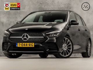 Mercedes-Benz B-klasse 180 AMG Sport Automaat (GROOT NAVI, TREKHAAK, LEDER/ALCANTARA, STOELVERWARMING, WIDESCREEN, SPORTSTOELEN, 19'' LM VELGEN, NIEUWE APK, NIEUWSTAAT)
