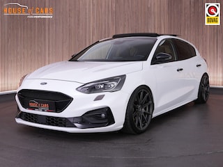Ford Focus ST-3 2.3 280pk PERFORMANCE PACK |launch control|sper differentieel|kw schroefset|barracuda 19"|panoramadak|B&O|head-up|winterpack|Apple Carplay|adaptive LED|blind spot|parkeercamera|