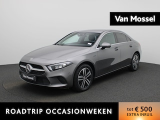 Mercedes-Benz A-klasse 250 e | Navigatie | Camera | LED Koplampen | Half Lederen Bekleding | Privacy Glass | Lichtmetalen Velgen |