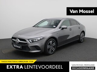 Mercedes-Benz A-klasse 250 e | Navigatie | Camera | LED Koplampen | Half Lederen Bekleding | Privacy Glass | Lichtmetalen Velgen |