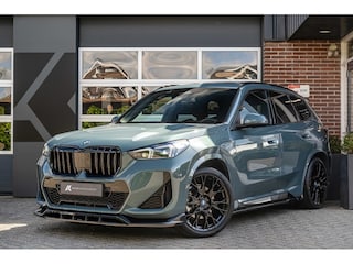 BMW X1 25e xDrive M Sport | Panorama | Shadow | Maxton | Camera | Elek. Trekhaak | Adap. led | Stoelverwarming | 20' inch |