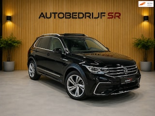 Volkswagen Tiguan 1.5 TSI R-Line Pano | Sfeerverlichting | IQ | Trekhaak | Electrische Kofferbak | Camera |