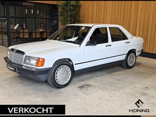 Mercedes-Benz 190-serie 2.0 E Automaat. Airco. ABS. Airbag. Cruise-control. Elektrische ramen. Trekhaak. Oldtimer.