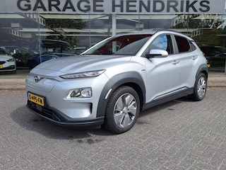 Hyundai Kona EV Fashion 64 kWh | SOH: nnb | 3 fase | Warmtepomp | Trekhaak | Camera | Adaptive CC | Blindspot |
