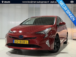 Toyota Prius 1.8 Dynamic | Parkeersensoren V+A | Stoelverwarming | Trekhaak | JBL |