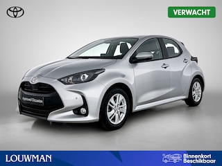 Toyota Yaris 1.5 Hybrid 115 Dynamic Comfort Pack | Dealeonderhouden | Stuur en stoelverwarming | PDC rondom | Onderweg-naar-dealer