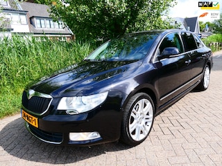 Skoda Superb 1.8 TSI Elegance 161pk Leder Navi Schuifdak Xenon Trekhaak