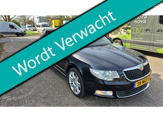 Skoda Superb 1.8 TSI Elegance 161pk Leder Navi Schuifdak Xenon Trekhaak