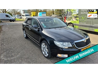 Skoda Superb 1.8 TSI Elegance 161pk Leder Navi Schuifdak Xenon Trekhaak