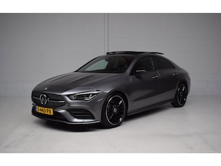 Mercedes-Benz CLA 180 AMG ORG.NED / PANORAMADAK / HEAD- UP / SFEERVERLICHTING / EL.STOELEN / ADAPT.CRUISE / 19INCH / NAP