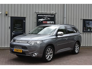 Mitsubishi Outlander 2.0 PHEV Instyle. Afneembare trekhaak!!
