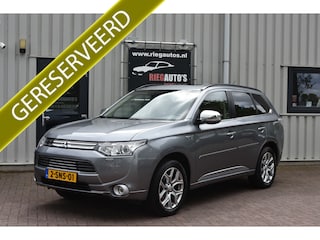 Mitsubishi Outlander 2.0 PHEV Instyle. Afneembare trekhaak!!