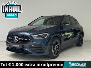 Mercedes-Benz GLA 200 Business Solution AMG | Trekhaak | Panoramadak | Achteruitrijcamera | Stoelverwarming |