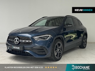 Mercedes-Benz GLA 200 Business Solution AMG | Trekhaak | Panoramadak | Achteruitrijcamera | Stoelverwarming |