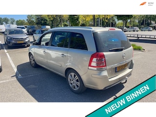 Opel Zafira 2.2 Cosmo 150pk 7-Persoons 2e eig. Clima Trekhaak 1500kg. PDC