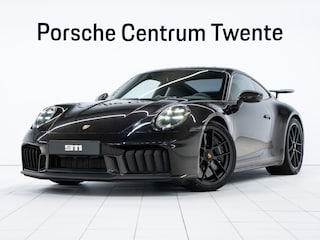 Porsche 911 Carrera 4 GTS
