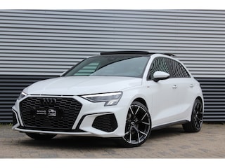 Audi A3 Sportback 35 TFSI S-Line | Panoramadak | Sfeerverlichting | Black optik | Apple carplay | Stoelverwarming | Draadloos la