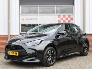 Toyota Yaris 1.5 Hybrid Active Automaat /NAVI/16'LM/Camera/ACC/Climate control/Apple carplay/DAB+/CV/ISOFIX/2e eig!