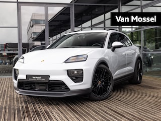 Porsche Macan 4 100 kWh | PASM LUCHTVERING | PANORAMADAK | 22 INCH RS SPYDER | IJSGRIJS METALLIC | WARMTEPOMP | ACHTERUITRIJCAMERA | STOELVERWARMING | NL GELEVERD | BTW AUTO |