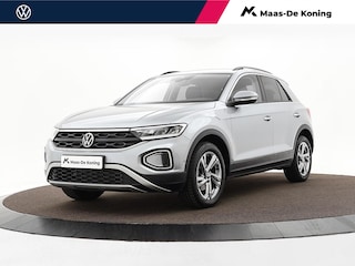 Volkswagen T-Roc 1.5 TSI 150pk DSG Life 75 Edition · Camera · Apple/Android Car Play · Trekhaak · Navigatie · P-Sensoren · Park Assist · 17'' Inch ·