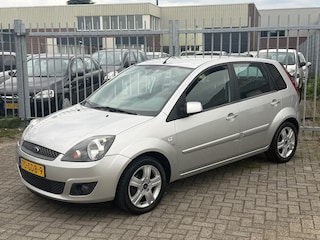 Ford Fiesta 1.3-8V Futura XL 69PK 5 DEURS! NL AUTO NAP! AIRCO ECC l Elek pakekt l LMV l PDC! DEALER OH l TOPSTAAT! 1e EIGENAAR!
