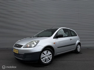 Ford Fiesta 1.3-8V Cool & Sound | Airco | Trekhaak | NL auto
