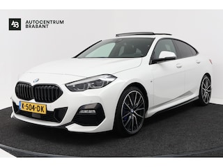 BMW 218i Executive Edition (PANORAMADAK, STOELVERWARMING, STUURVERWARMING, NAVIGATIE, DEALER ONDERHOUDEN)