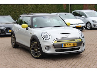 Mini Mini Basic 33 kWh / CarPlay / Parkeerhulp V+A / 17'' / Virtual Cockpit / DAB / Cruise Control