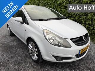 Opel Corsa 1.4-16V Color Edition | Airco | LMV | Sportstoelen | Elekt. Ramen | Privacy Glass | APK tot 29-03-2027!