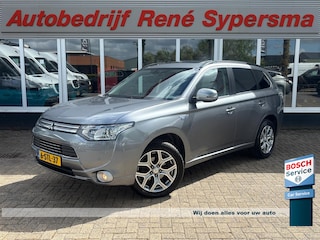 Mitsubishi Outlander 2.0 PHEV instyle | Trekhaak | Schuifkanteldak | Stoelverwarming | Navi