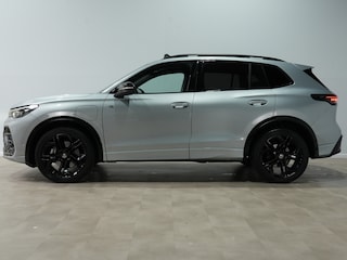 Volkswagen Tiguan 1.5 eHybrid 204pk R-Line Ed. | Trekhaak | Panorama | LED-Plus | Black Style