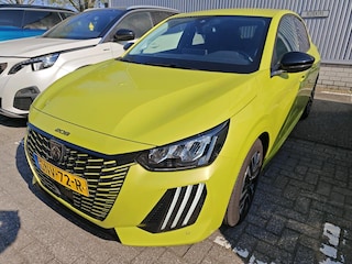 Peugeot 208 1.2 PureTech 100pk Allure Apple Carplay & Android Auto | Adaptieve cruise control | Parkeersensoren voor+achter | Climate control | LMV16 | Bluetooth
