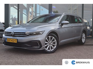 Volkswagen Passat Variant 1.4 TSI PHEV GTE Business | Achteruitrijcamera | Cruise control adaptief | Lichtmetalen velgen multi-spaaks 17"