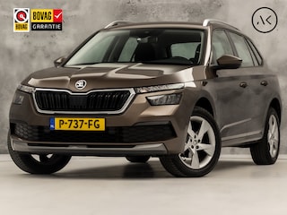 Skoda Kamiq 1.0 TSI Sport Automaat (APPLE CARPLAY, GROOT NAVI, CLIMATE, STOELVERWARMING, SPORTSTOELEN, PARKEERSENSOREN, GETINT GLAS, NIEUWSTAAT)