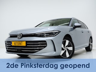 Volkswagen Passat Variant 1.5 eHybrid Elegance | Panoramadak | Leder | Trekhaak | HUD | Massage | 360 | Sfeerlicht | Keyless | Carplay