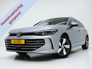 Volkswagen Passat Variant 1.5 eHybrid Elegance | Panoramadak | Leder | Trekhaak | HUD | Massage | 360 | Sfeerlicht | Keyless | Carplay