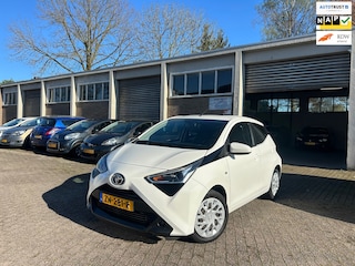 Toyota Aygo 1.0 VVT-i x-play / Airco/ Camera/ 1e Eigenaar NAP!/Garantie!