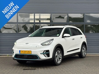 Kia Niro E-NIRO EXECUTIVELINE 64 KWH I TREKHAAK I AUTOMAAT I STOELVERWARMING I MEMORY SEATS I APPLE CARPLAY