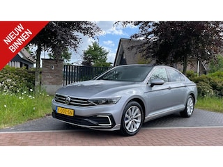 Volkswagen Passat 1.4 TSI PHEV GTE Business | Plug-in Hybride | Panoramadak | Head-up | Nederlandse auto origineel 10.000km | Trekhaak |