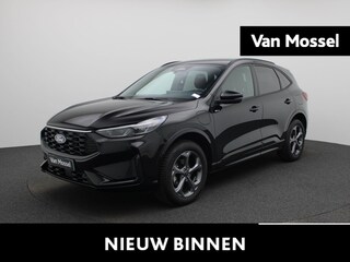 Ford Kuga | ST LIne | Automaat | Verwarmde Voorstoelen | Verwarmd Stuurwiel | Verwarmbare Voorruit | Cruise Control | Lane Assist | Climate Control | Head Up Display | Parkeer Camera Achter | Parkeersensoren Voor + Achter | Navigatie