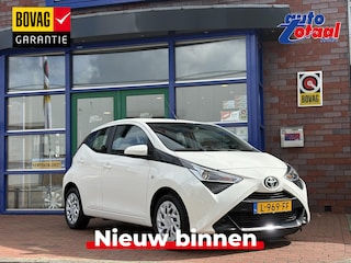 Toyota Aygo 1.0 VVT-i x-play | Airco Apple | Carplay/Android Auto