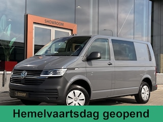 Volkswagen Transporter 2.0 TDI L1H1 28 | ACC | Dubbele Cabine | Stoelverwarming | Apple Carplay | Trekhaak | DAB | Dode Hoek | Trailer Assistent |