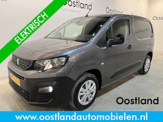 Peugeot Partner Premium 50 kWh / Euro 6 / Airco / Cruise Control / CarPlay / Navigatie / PDC / Trekhaak / 3-Zits / 50.000 KM !!