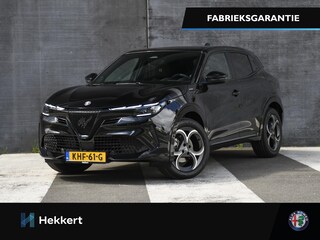 Alfa Romeo Junior Sport Speciale 1.2 Turbo Hybrid 145pk Automaat PANO | TECHNO-PACK | 18''LM | DODE HOEK | STOELVERW. | PDC + CAM.