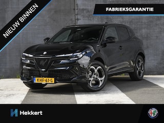 Alfa Romeo Junior Sport Speciale 1.2 Turbo Hybrid 145pk Automaat PANO | TECHNO-PACK | 18''LM | DODE HOEK | STOELVERW. | PDC + CAM.